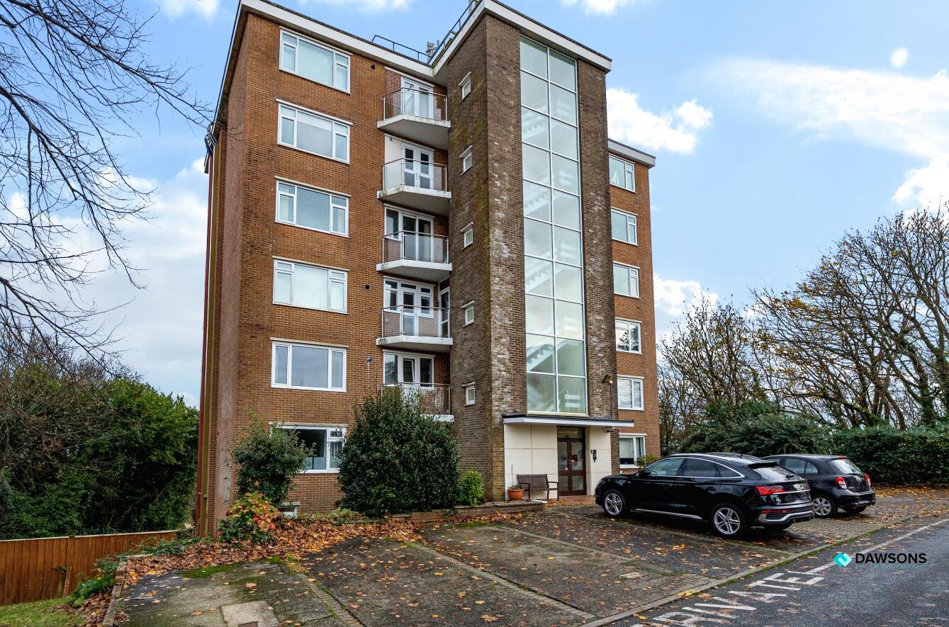 Highcliffe Court, Langland, Swansea, SA3 4TQ